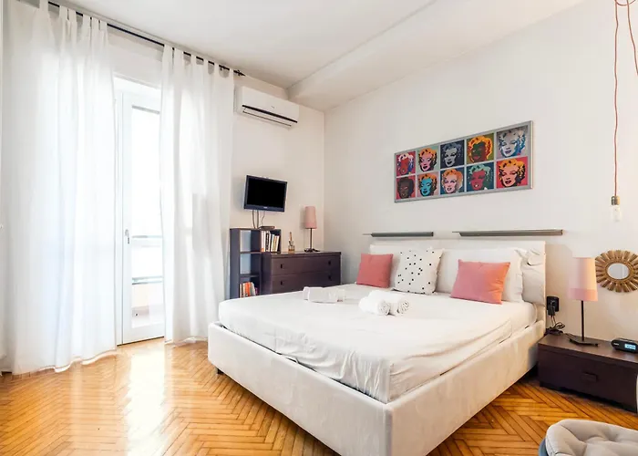 Forlanini M4 Modern Apartment With Balconies